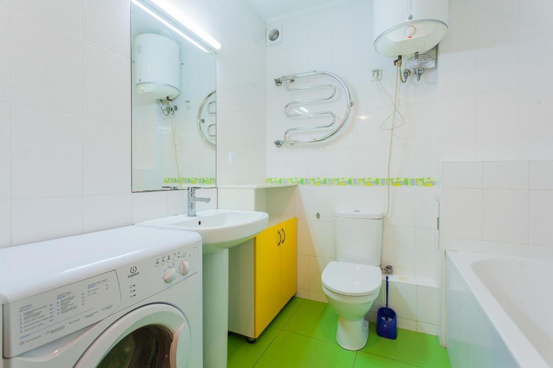 Cozy Apartments Near Olympic Stadium Kiev Bagian luar foto