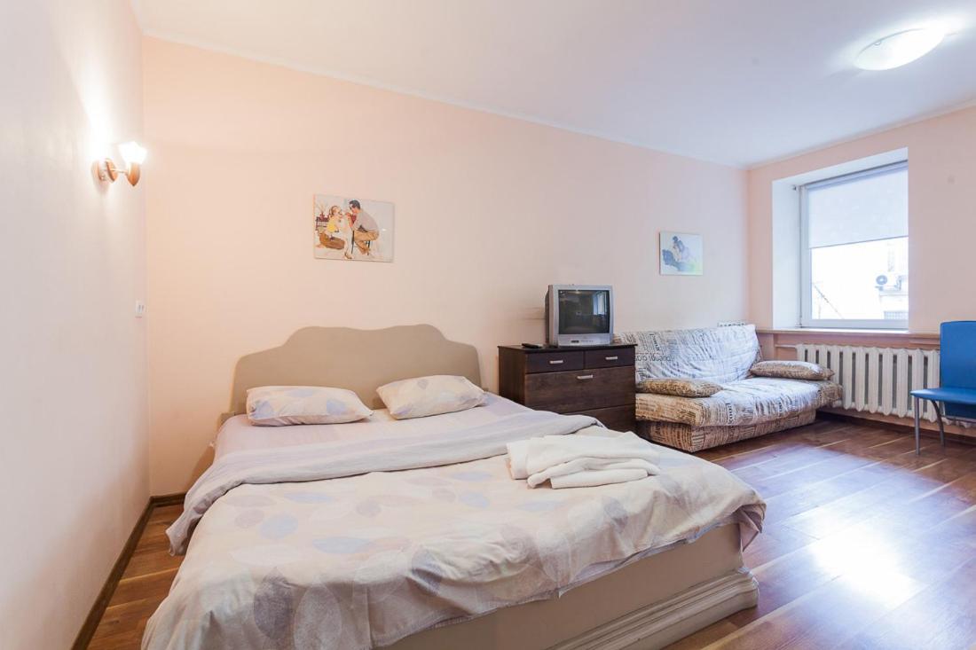 Cozy Apartments Near Olympic Stadium Kiev Bagian luar foto